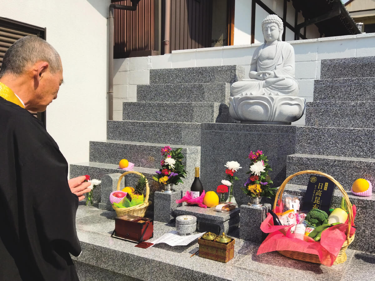 阿弥陀如来開眼供養の様子