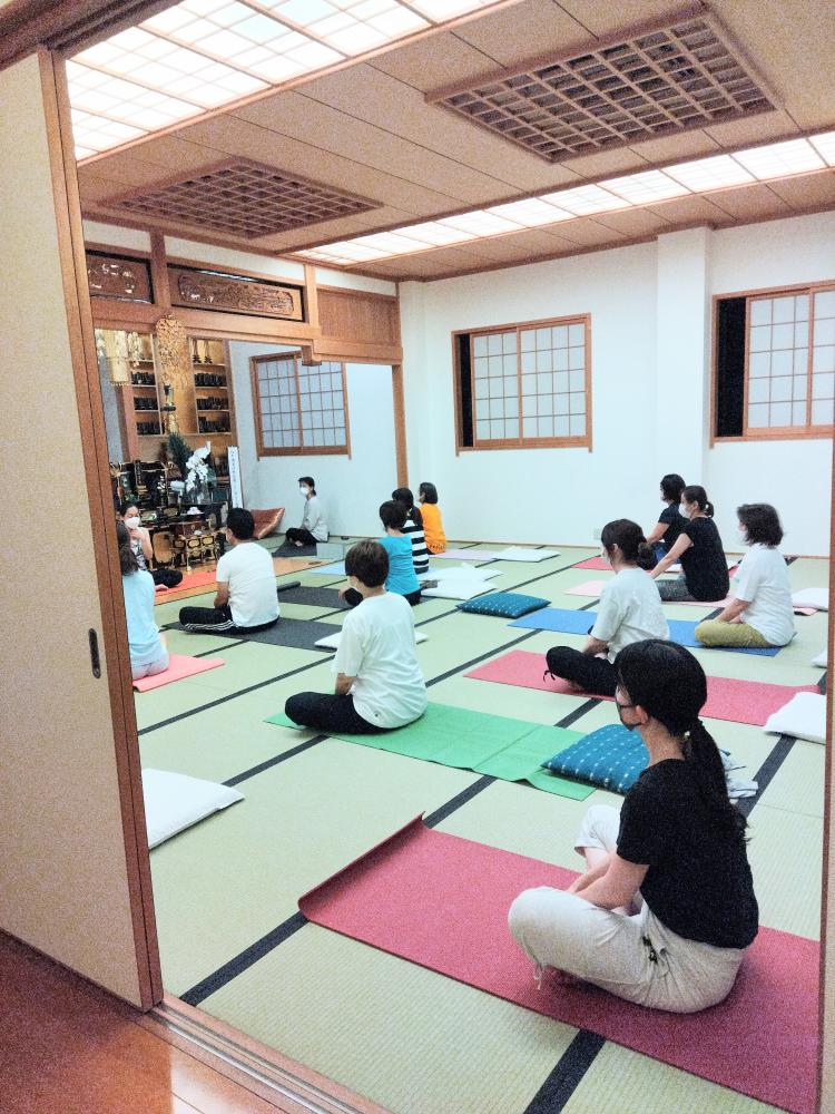 ヨガレッスン